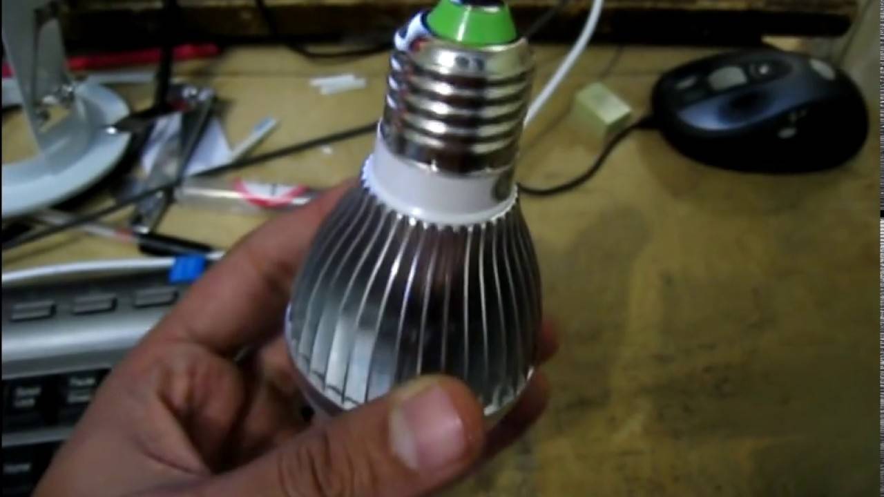 Pourquoi la bande LED clignote-t-elle : causes du scintillement et comment y remédier