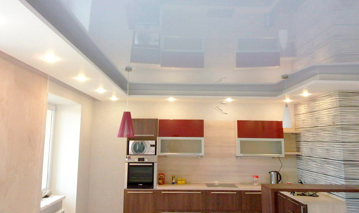 Plafonds tendus dans la cuisine: conception photo, options de conception optimales