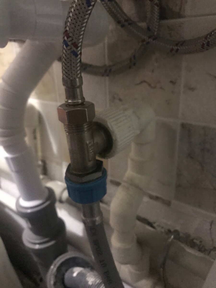 Règles de raccordement de la machine à laver à l'alimentation en eau et aux égouts