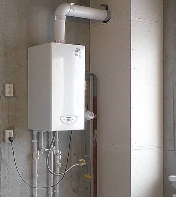 Appareil de cheminée dans une maison privée: aperçu des options + exigences et règles d'installation