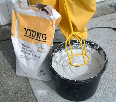 Consommation de colle des parpaings en béton cellulaire au 1m3 : exemples de calculs + conseils pour le choix d'une colle