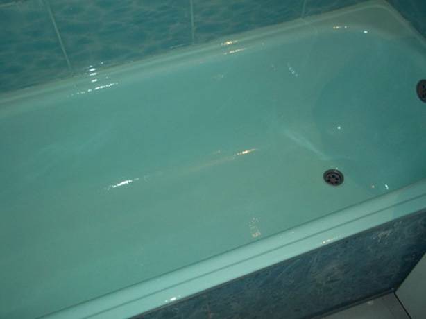 Comment choisir l'émail pour la restauration du bain: un aperçu comparatif des produits populaires