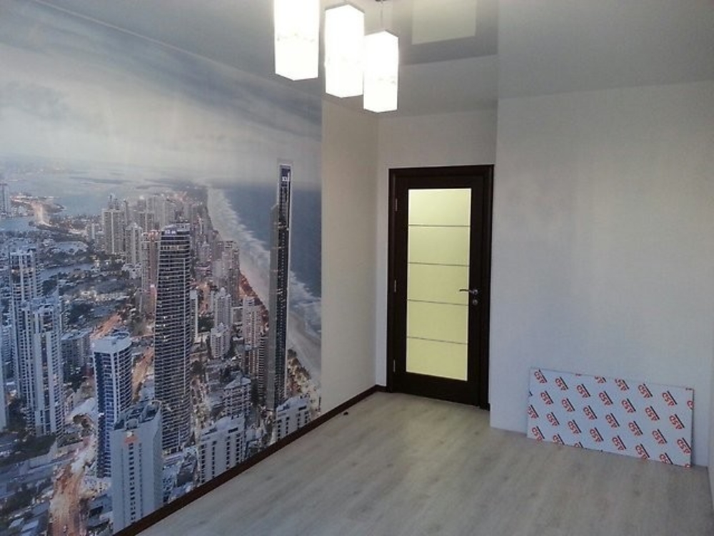 Comment coller le papier peint compagnon : toutes les caractéristiques d'un beau collage