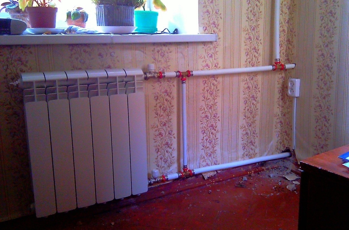 Radiateurs et tuyaux d'insonorisation de vos propres mains: matériaux