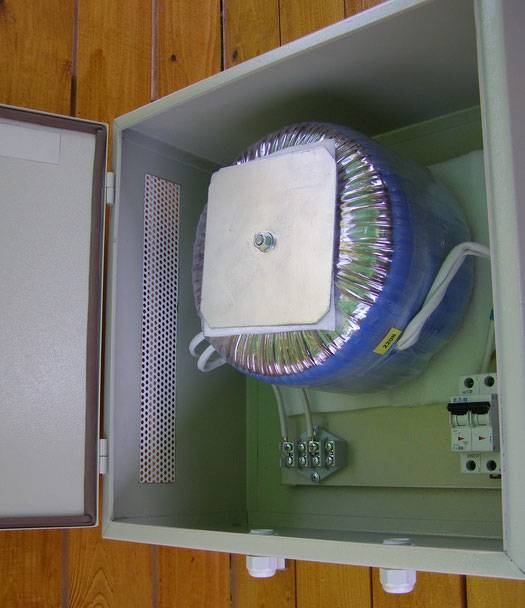 Installation d'une prise pour une machine à laver dans la salle de bain: un aperçu de la technologie du travail