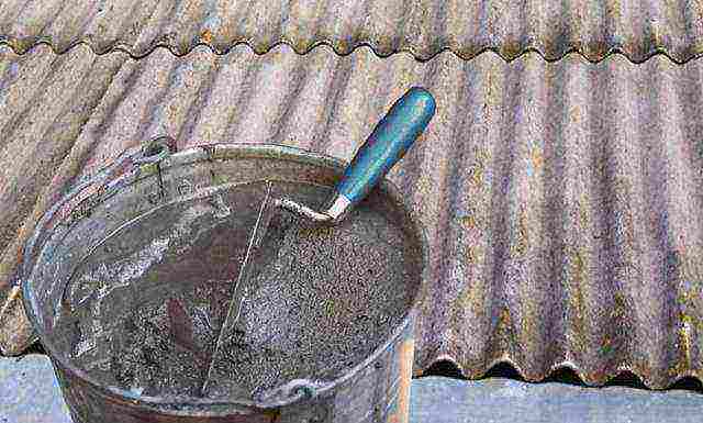 Comment couvrir les fissures de l'ardoise sur le toit