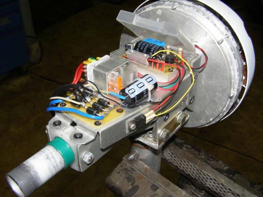 Éolienne verticale à faire soi-même: comment assembler une éolienne à axe de rotation vertical