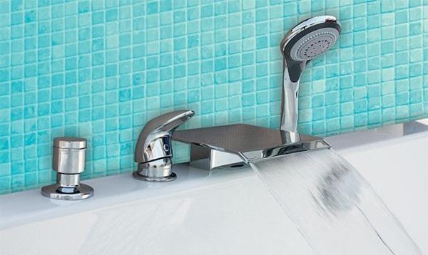 Comment installer le robinet sur le côté de la baignoire : instructions d'installation étape par étape