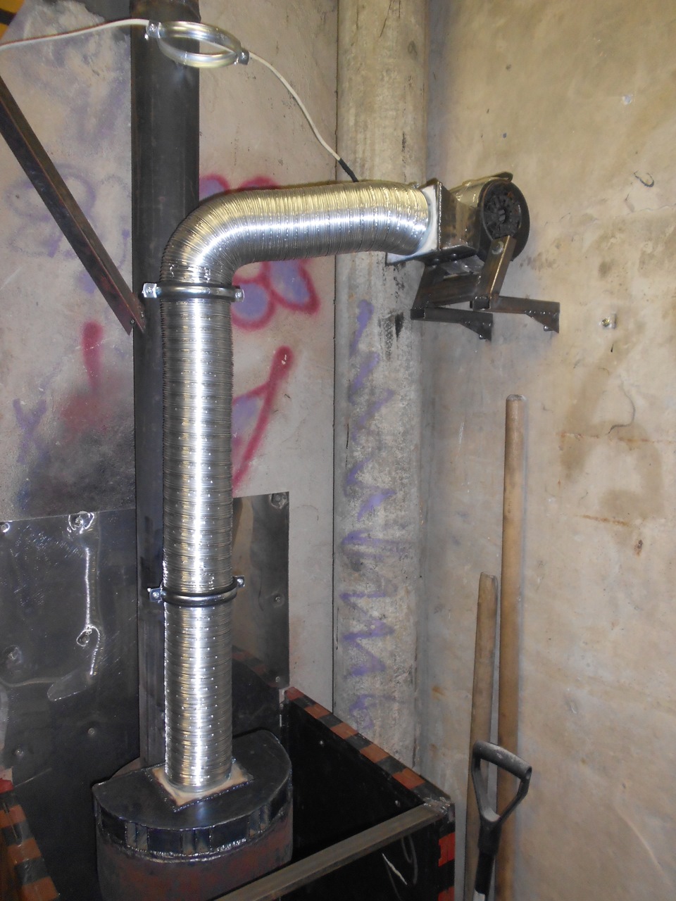 Nous organisons une cheminée pour un poêle à ventre sans erreurs et dépenses inutiles