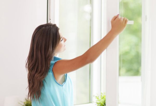 4 astuces pour se débarrasser rapidement d'une odeur désagréable dans l'appartement