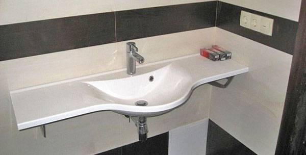 Comment déterminer les dimensions du lavabo de la salle de bain et ne pas bousiller pendant les réparations