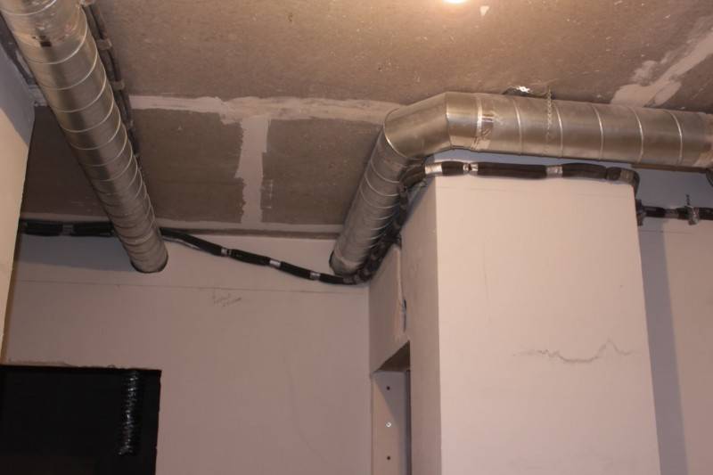 Comment faire de la ventilation dans le pays: les subtilités et les règles d'installation de la ventilation dans une maison de campagne