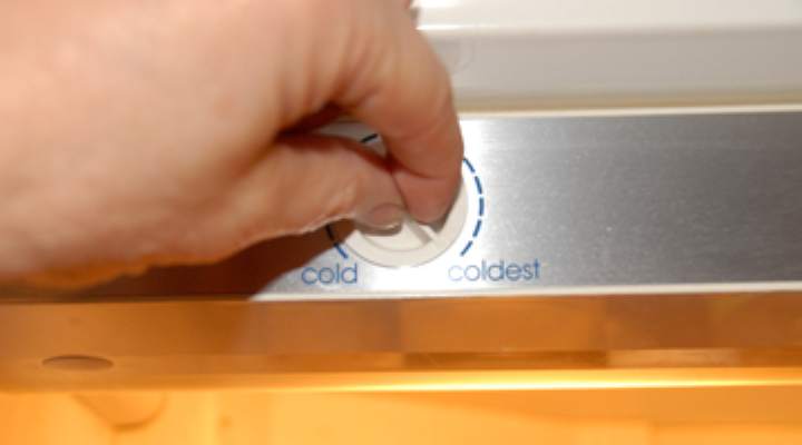 Le réfrigérateur continue de fonctionner