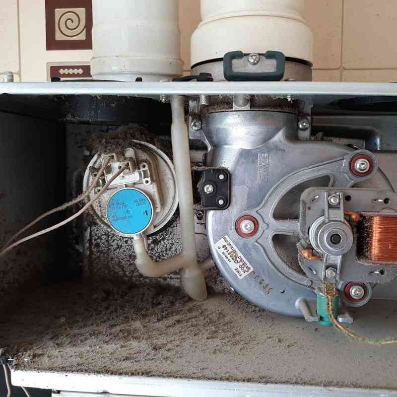 Erreurs de la chaudière à gaz "Ariston": comment trouver et résoudre le problème par code