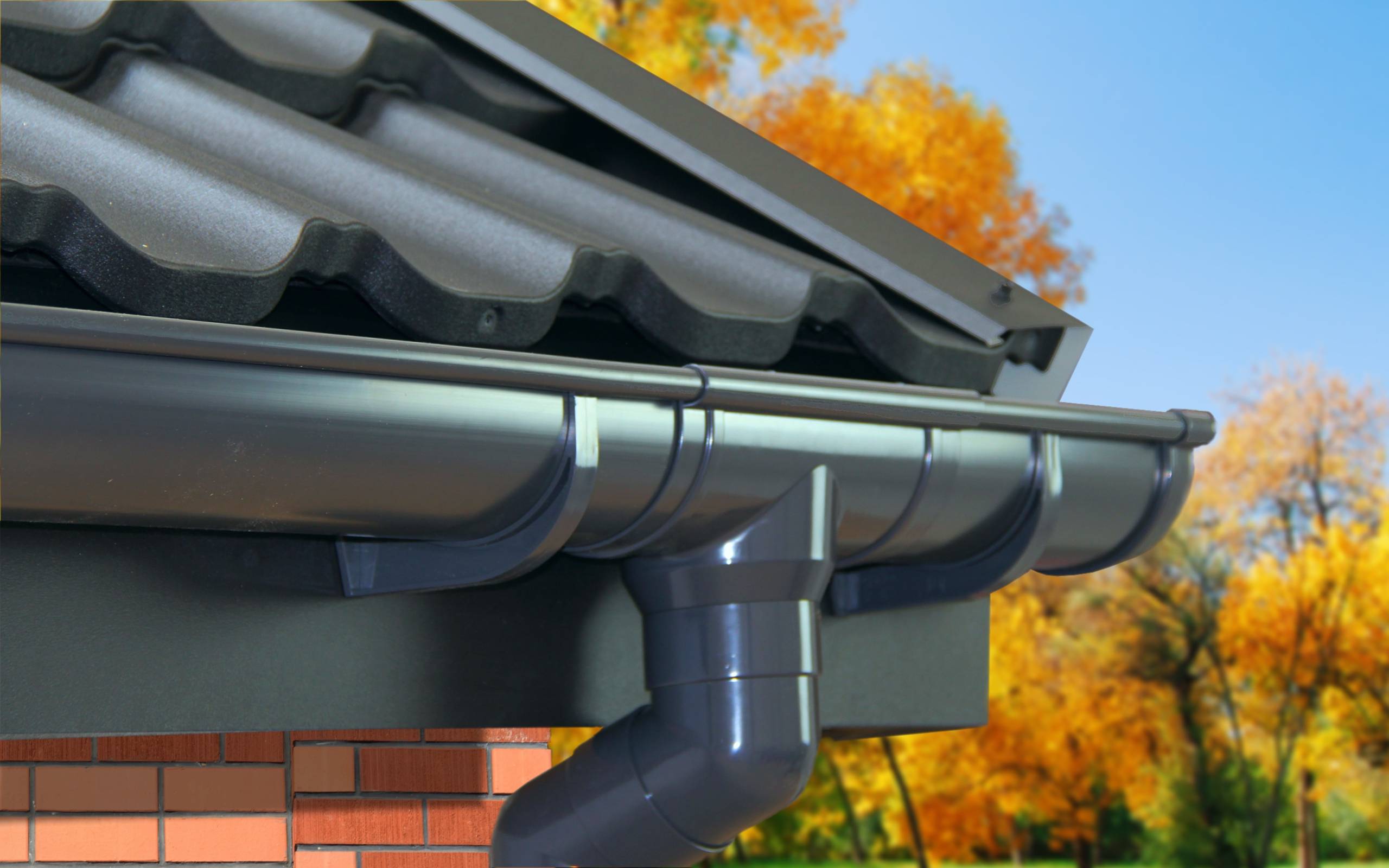Gouttières métal ou plastique : laquelle choisir