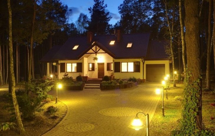 Caractéristiques de l'éclairage décoratif d'une maison de campagne