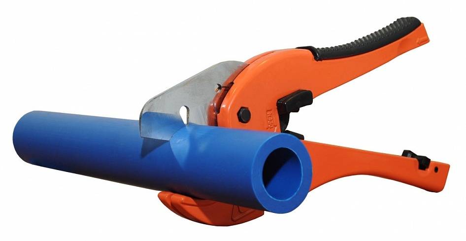 Ciseaux pour couper les tuyaux en plastique: types et caractéristiques de choix