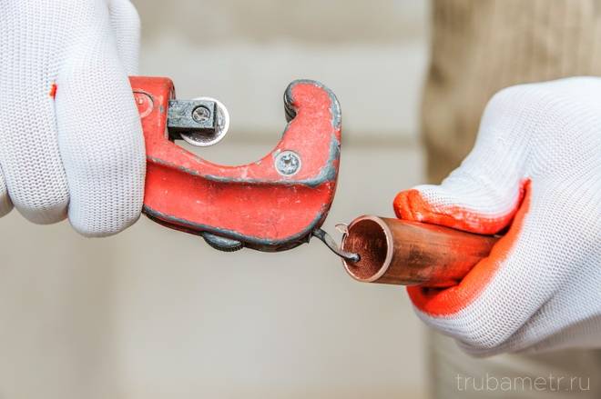 Tuyaux d'incendie, d'eau et de cuivre : caractéristiques du travail avec des tuyaux et des raccords en cuivre