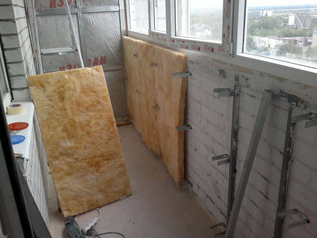 Comment isoler un balcon de l'intérieur de vos propres mains (7 vidéos)