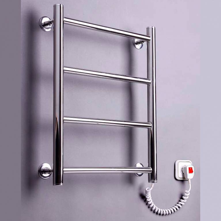 Installation d'un sèche-serviettes horizontal