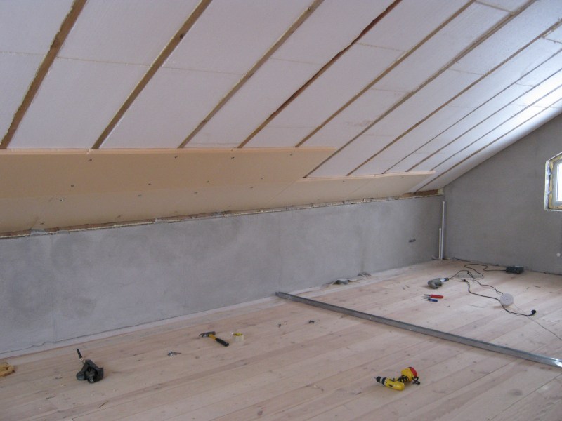 Isolation pour le toit du grenier: quel est le meilleur choix pour le grenier