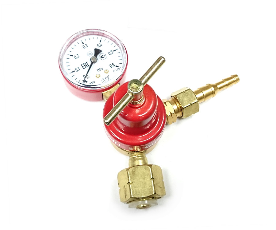 Qu'est-ce qu'un réducteur pour une bouteille de gaz: l'appareil et le fonctionnement de l'appareil avec un régulateur de pression