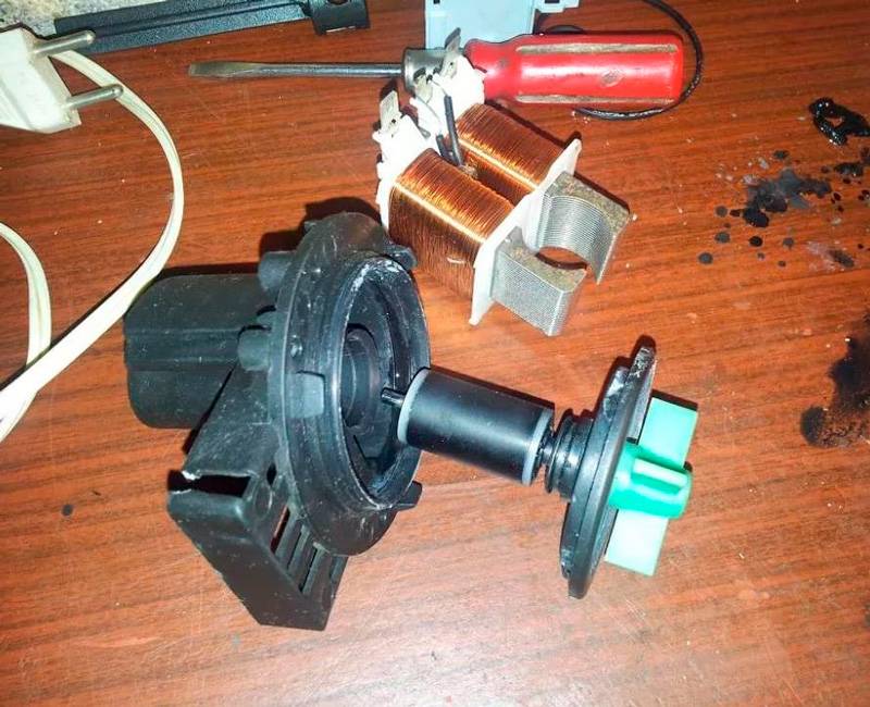 Comment vérifier la pompe de vidange dans la machine à laver