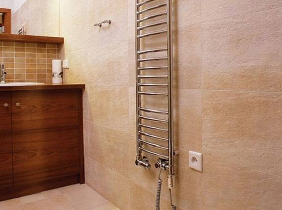 Top 10 des meilleurs sèche-serviettes à eau : classement, qu'est-ce qui vaut mieux choisir un sèche-serviettes à eau