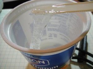 Comment coller une cuvette de toilette: instructions pour se débarrasser des fissures dans la plomberie