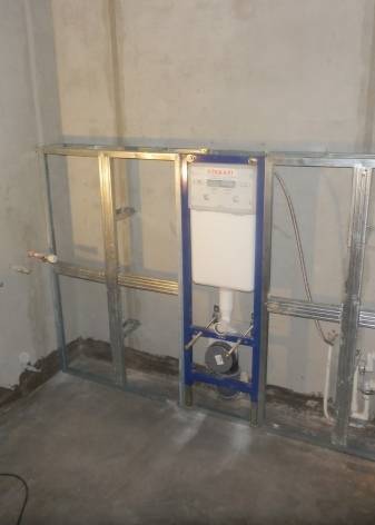 Installer une toilette au sol de vos propres mains et la raccorder à l'égout