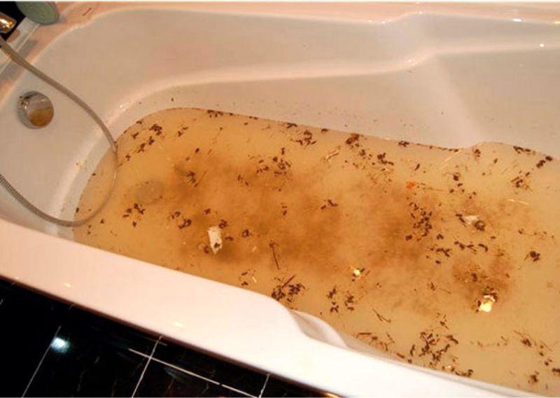 Que faire si l'évier de la cuisine est bouché: comment nettoyer le blocage de vos propres mains