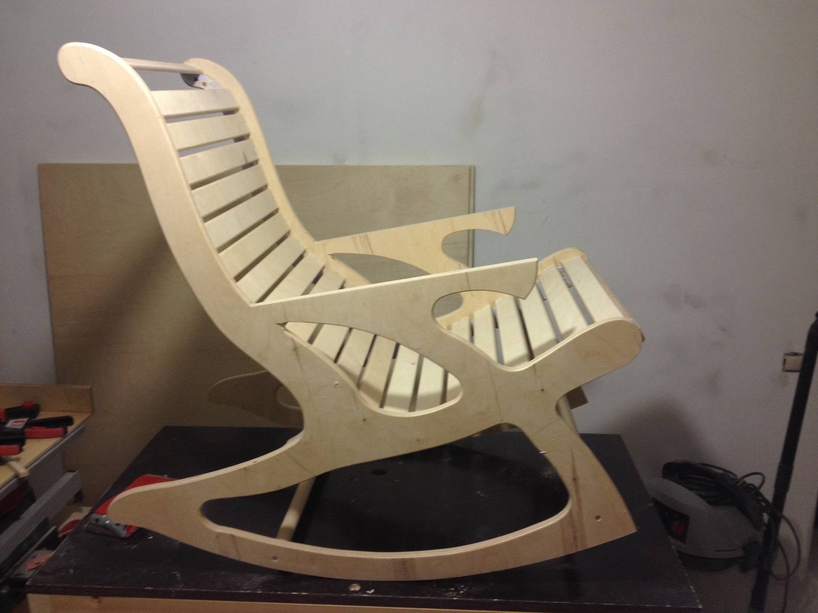 Chaise à bascule DIY (en bois, contreplaqué, métal) : comment la fabriquer et trouver le bon équilibre
