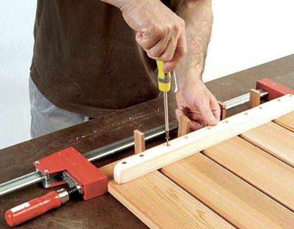 Chaise à bascule en bois à faire soi-même: idées de photos, dessins + instructions étape par étape