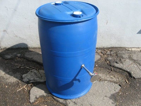 Comment choisir un réservoir pour une douche d'été: une comparaison des différentes options les unes avec les autres