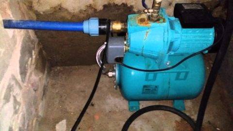 Plomberie à faire soi-même dans une maison de campagne privée: règles d'aménagement