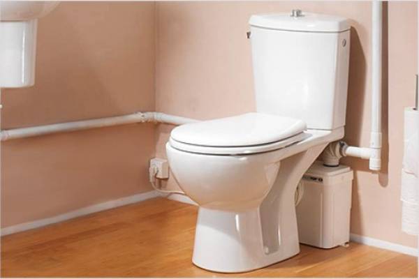 Fixation des toilettes au sol : analyse de 3 méthodes technologiques "correctes"