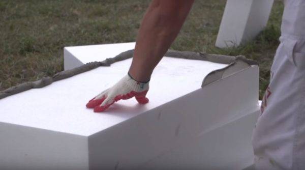 Comment faire de vos propres mains l'isolation des conduites d'eau dans une maison privée