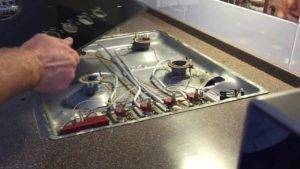 Le tuyau d'eau chaude bourdonne : que faire en 2020