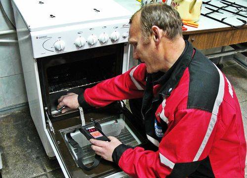 Pourquoi la cuisinière à gaz ne tient pas la flamme, le four s'éteint et le brûleur s'éteint : aperçu des causes et conseils de réparation