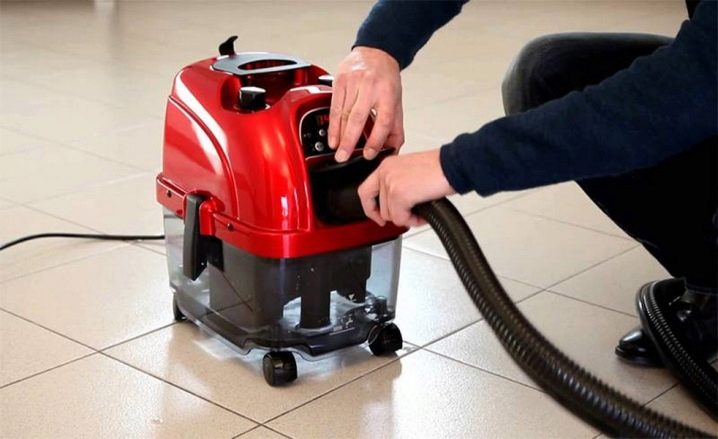 Test de l'aspirateur Samsung SW17H9071H avec aquafiltre : un triple coup à la pollution