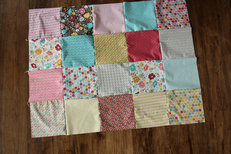 7 façons de plier soigneusement le couvre-lit hors du lit la nuit