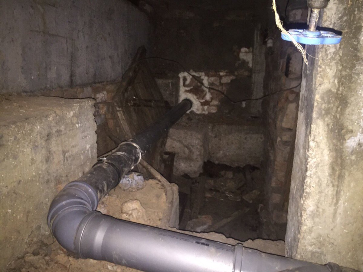 4 façons de passer de la fonte au plastique dans l'installation d'égout