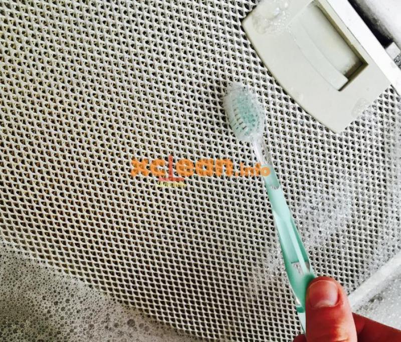 Un moyen simple mais efficace de nettoyer la grille de ventilation de la graisse