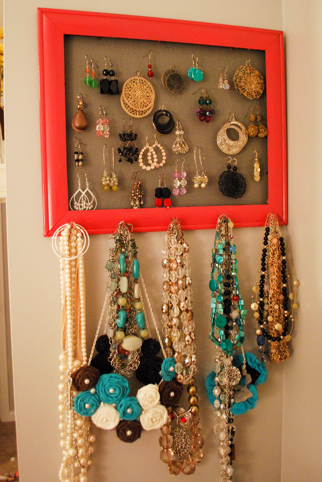 Rangement bijoux : idées. boîte à bijoux. comment stocker des bijoux en or à la maison ::