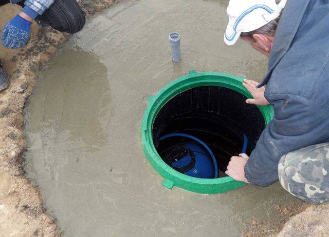 Caisson pour un puits: qu'est-ce que c'est, types, objectif, examen comparatif des structures et règles d'installation