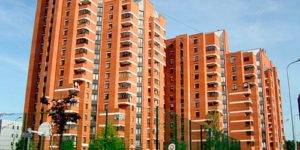 Comment déterminer la pression dans l'alimentation en eau et l'augmenter si elle a baissé?