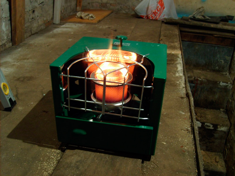 Chaudière à gaz maison pour chauffer une maison privée et une résidence d'été: un aperçu des trois meilleures conceptions