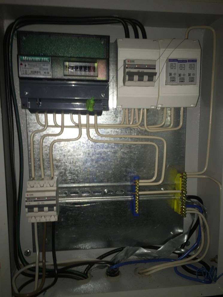 Comment faire une boucle de terre dans une maison privée de vos propres mains: schémas de mise à la terre et instructions d'installation