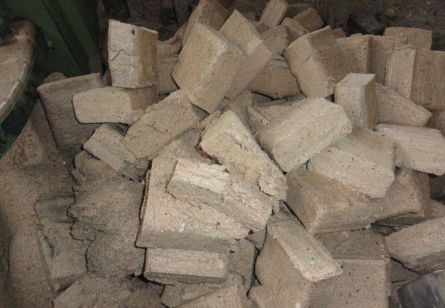 Briquettes de sciure de bois: comment fabriquer de vos propres mains «eurowood» pour les unités de combustible