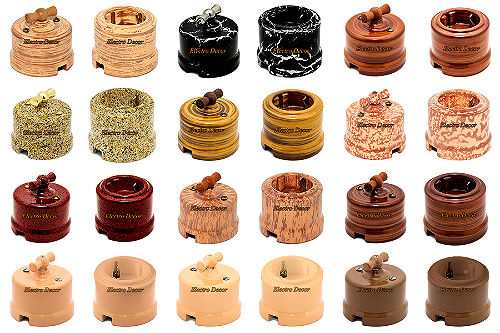 Câblage rétro ouvert dans une maison en bois: élégant et insolite